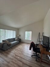 4071 Johnson Dr in Oceanside, CA - Building Photo - Building Photo