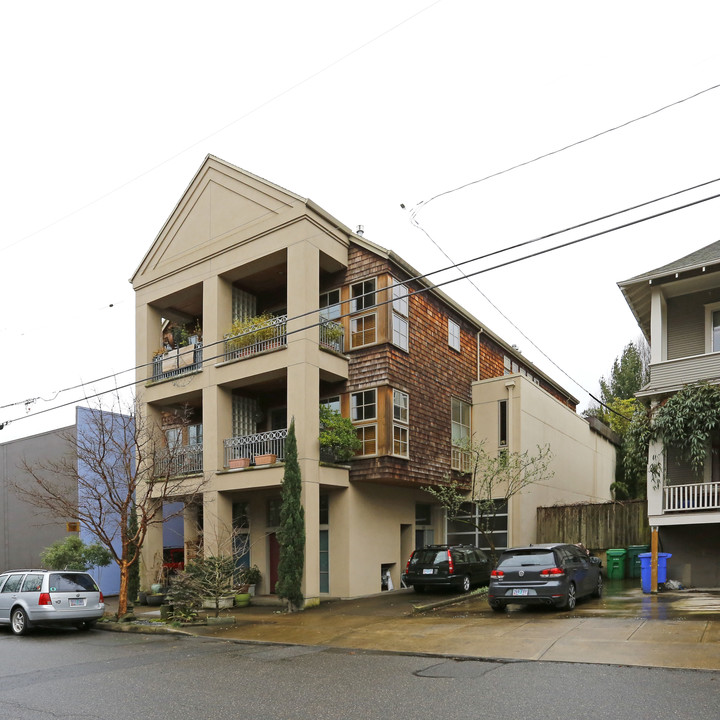 2520 NW Upshur St in Portland, OR - Building Photo