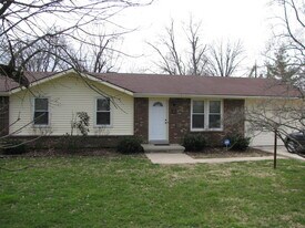 177 Ivy Ln in Shelbyville, KY - Building Photo