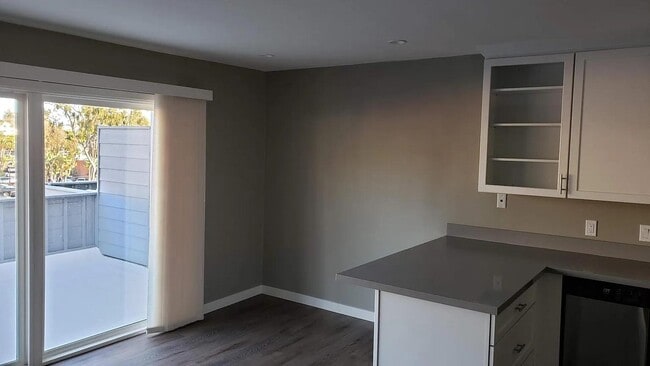 215 Lower Cliff Dr in Laguna Beach, CA - Building Photo - Building Photo