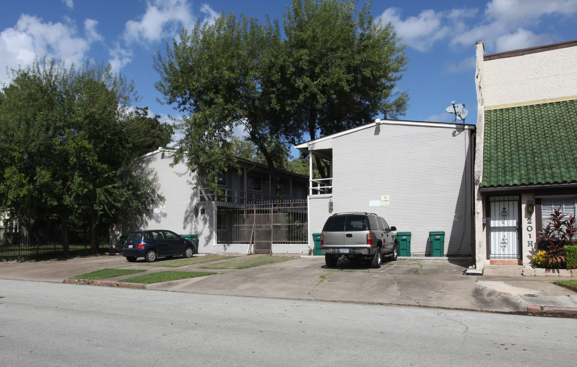 205 Avondale St in Houston, TX - Foto de edificio