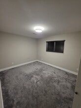 23016 Cliff Ave in Maple Ridge, BC - Building Photo - Building Photo