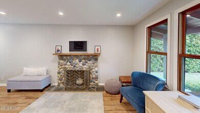 30621 Sandtrap Dr in Agoura Hills, CA - Foto de edificio - Building Photo