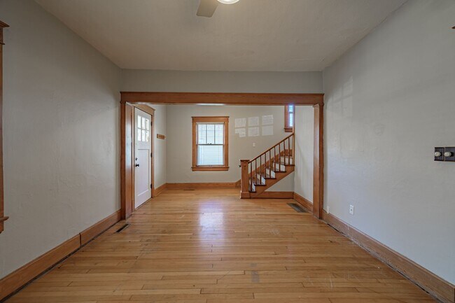 817 E Loren St in Springfield, MO - Building Photo - Building Photo