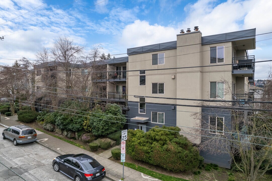 Renaissance in Seattle, WA - Building Photo