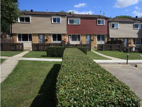 Creston Place Townhomes in Edmonton, AB - Building Photo