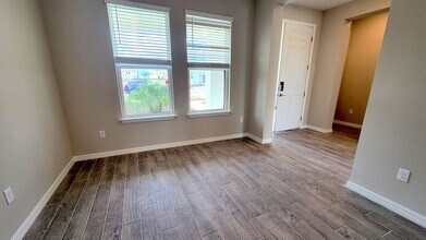 8617 Evening Dr in Sarasota, FL - Building Photo - Building Photo