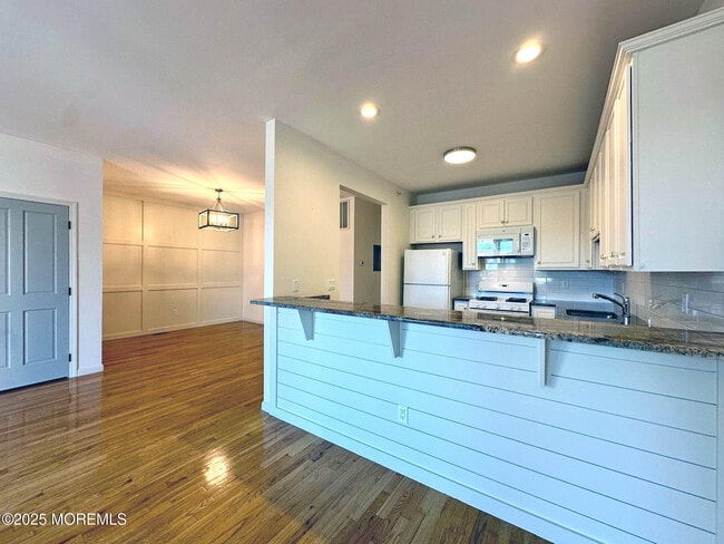 property at 865 Arnold Ave