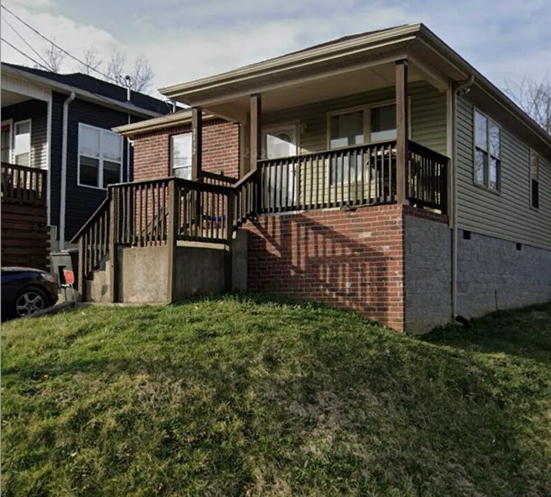 2432 Adlai St in Nashville, TN - Building Photo