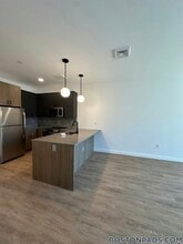 199 Gardner St in Boston, MA - Foto de edificio - Building Photo