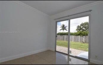 5291 NE 17th Ave in Pompano Beach, FL - Building Photo - Building Photo