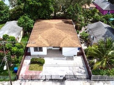 1260 NW 69th St in Miami, FL - Building Photo