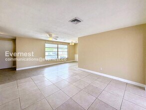 3313 Ottway Dr in Holiday, FL - Building Photo - Building Photo