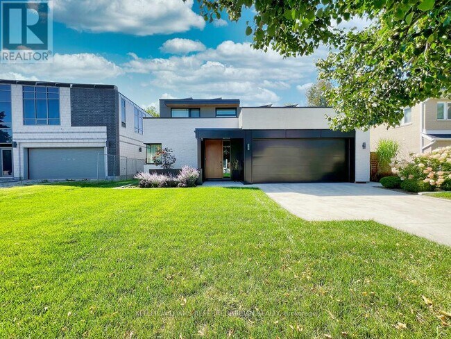 42 Tottenham Rd in Toronto, ON - Building Photo - Building Photo