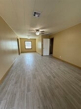 706 Alice St in Sweeny, TX - Building Photo - Building Photo