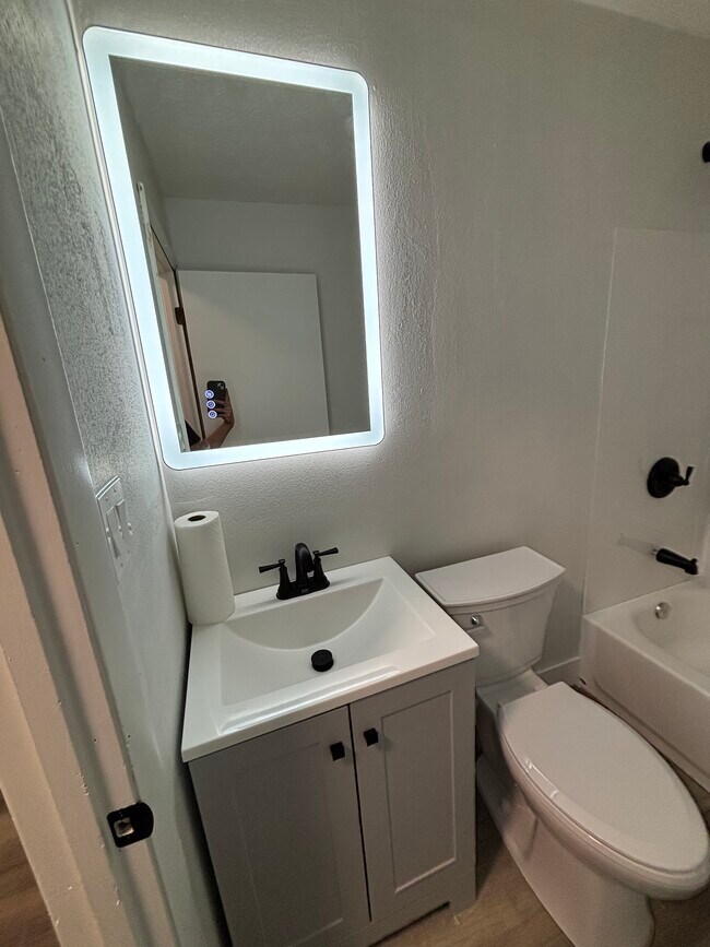 1102 Apache Dr in Collinsville, IL - Building Photo - Building Photo