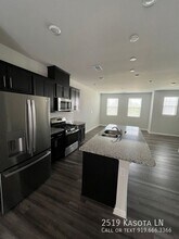 2519 Kasota Ln in Raleigh, NC - Foto de edificio - Building Photo
