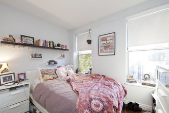 319 S 5th St in Brooklyn, NY - Building Photo - Interior Photo