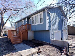 302 S Franklin St in Spring Hill, KS - Building Photo - Building Photo