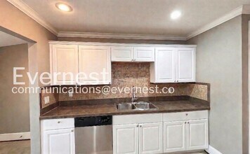 2102 Vine St in Chattanooga, TN - Foto de edificio - Building Photo