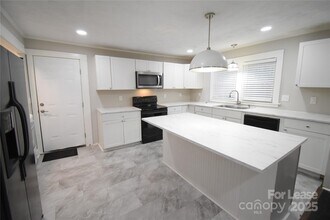 199 Crowell Dr SW in Concord, NC - Building Photo - Building Photo