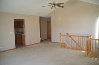 2503 Dickens Dr in Aurora, IL - Building Photo - Building Photo