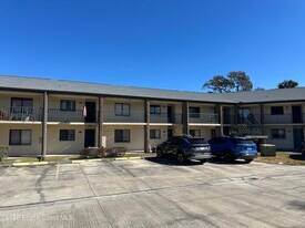 100 Canebreakers Dr in Cocoa, FL - Building Photo