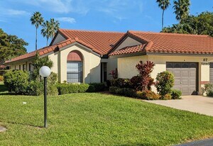 5895 Autumn Lake Ln in Boynton Beach, FL - Building Photo