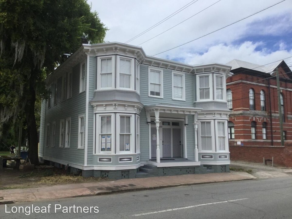 1313 Whitaker St in Savannah, GA - Building Photo