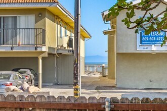 6648 Del Playa Dr-Unit -1 in Goleta, CA - Foto de edificio - Building Photo