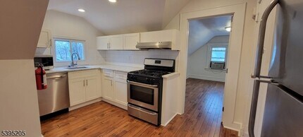 18 Olive St in Bloomfield, NJ - Building Photo - Building Photo