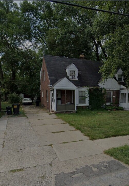 6357 Curtis St in Detroit, MI - Building Photo