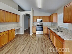 12429 Cedarfield Dr in Riverview, FL - Foto de edificio - Building Photo