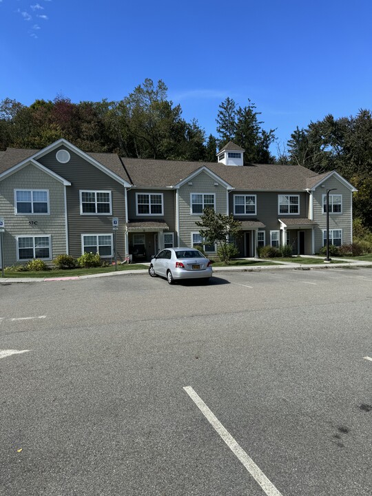 Crossroads at Baldwin Place in Baldwin Place, NY - Building Photo