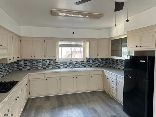 296 Preakness Ave in Paterson, NJ - Building Photo - Building Photo