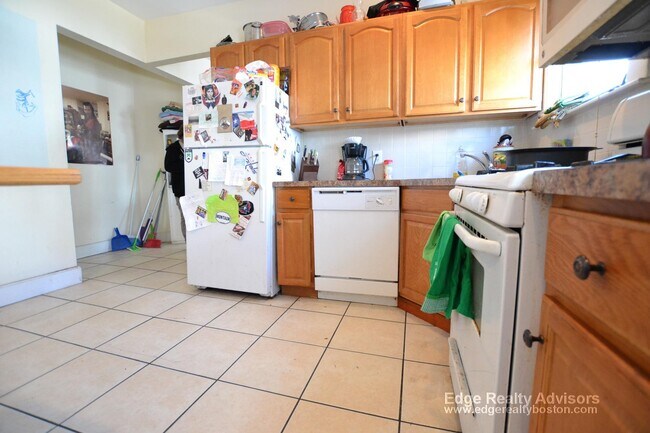 80 Allston St, Unit 1 in Boston, MA - Foto de edificio - Building Photo