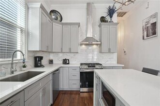 2747 Orleans Ave in New Orleans, LA - Foto de edificio - Building Photo