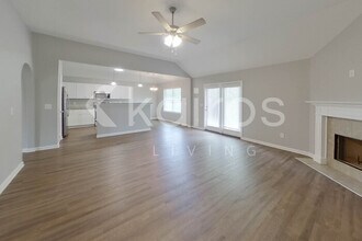 265 Silver Pointe Dr in Elmore, AL - Building Photo - Building Photo