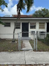 901 SW 5th Ave in Miami, FL - Building Photo - Building Photo