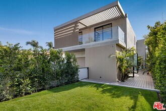 2459 Glyndon Ave in Los Angeles, CA - Building Photo - Building Photo