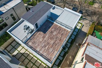 816 N Orange Dr in Los Angeles, CA - Building Photo - Building Photo
