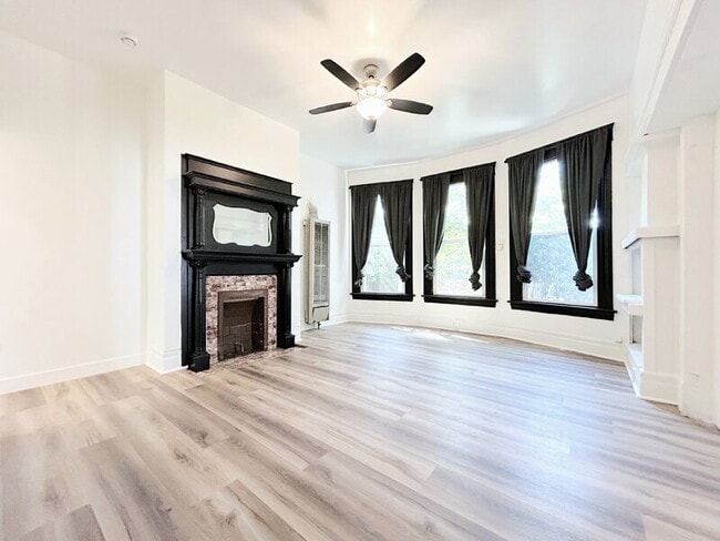 property at 724 W 2nd St