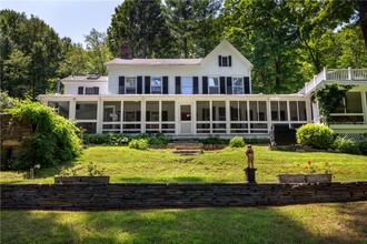 31 Kittredge Dr in Carmel, NY - Foto de edificio - Building Photo