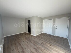 5146 Carthage Ave in Cincinnati, OH - Foto de edificio - Building Photo