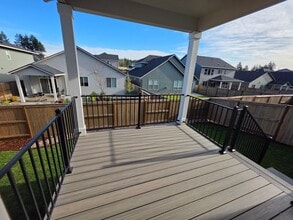 10476 SE Heritage Rd in Happy Valley, OR - Building Photo - Building Photo