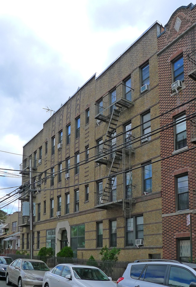 4147 56th St in Woodside, NY - Foto de edificio - Building Photo