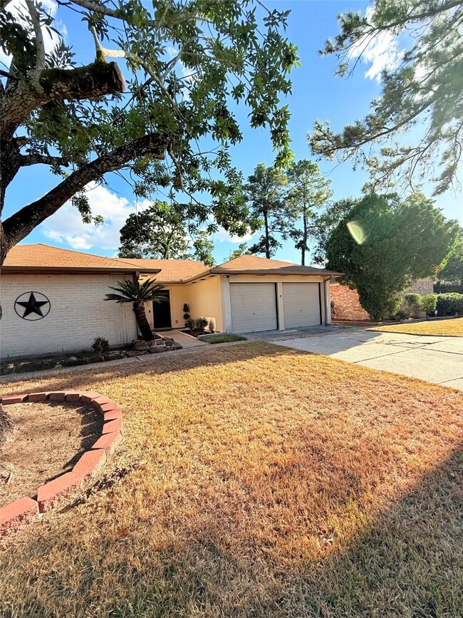 5914 Bridgegate Dr in Spring, TX - Building Photo - Building Photo