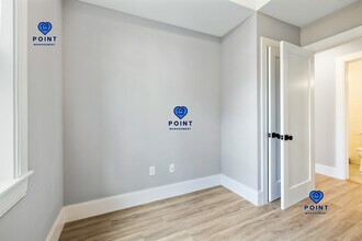 66 Lubec St, Unit 1 in Boston, MA - Foto de edificio - Building Photo