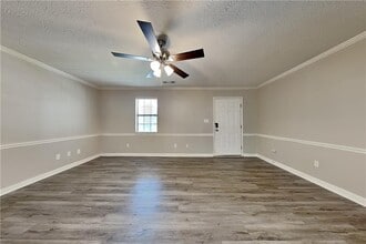7116 Stonecreek Dr in Douglasville, GA - Building Photo - Building Photo