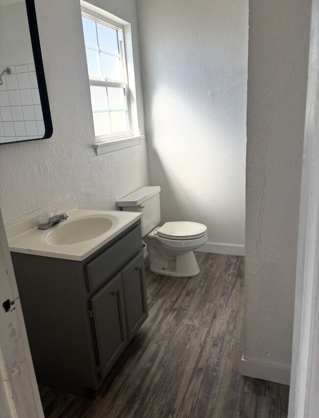 106 Ave H, Unit #10 in Hereford, TX - Foto de edificio - Building Photo